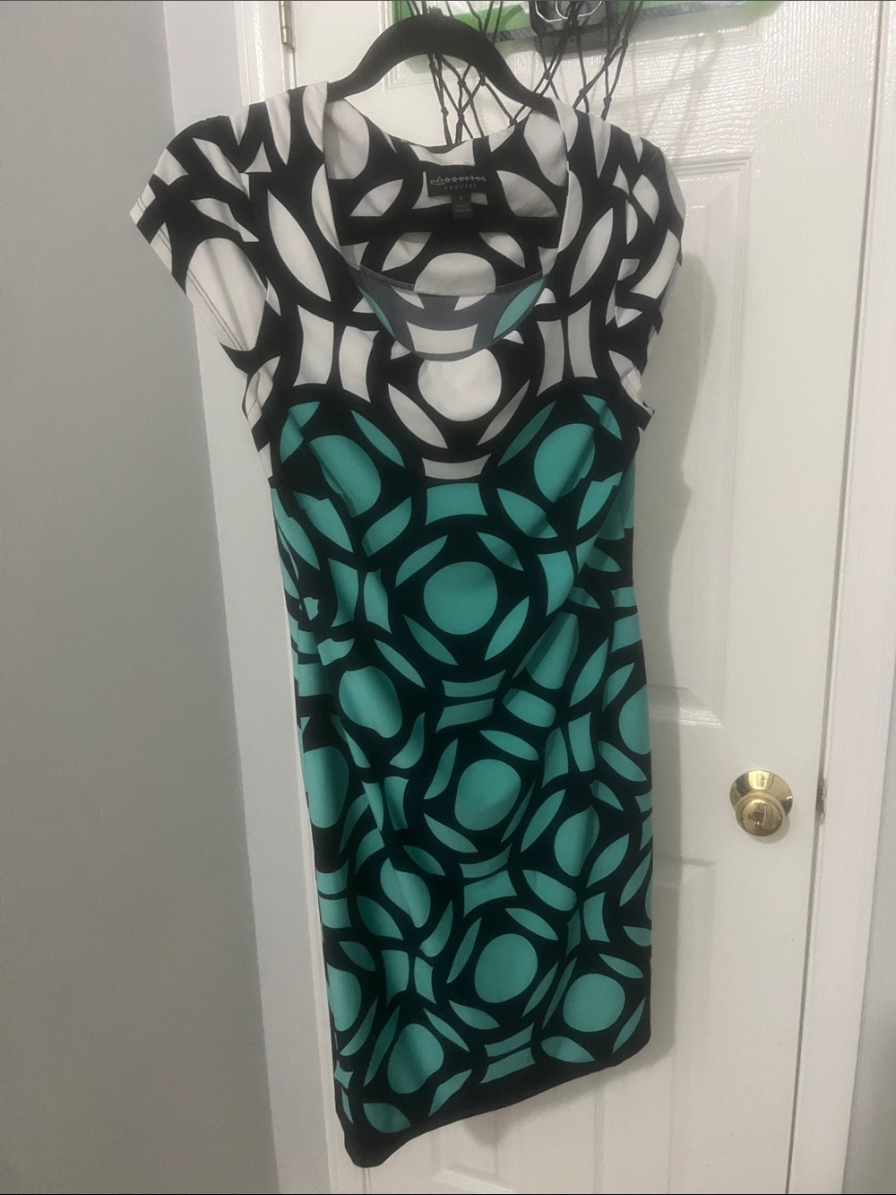 connected apparel Black & Teal Geometric Cap-Sleeve Midi Dress